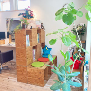 fruto hair フルートヘア　サロン　店内　セット面　席